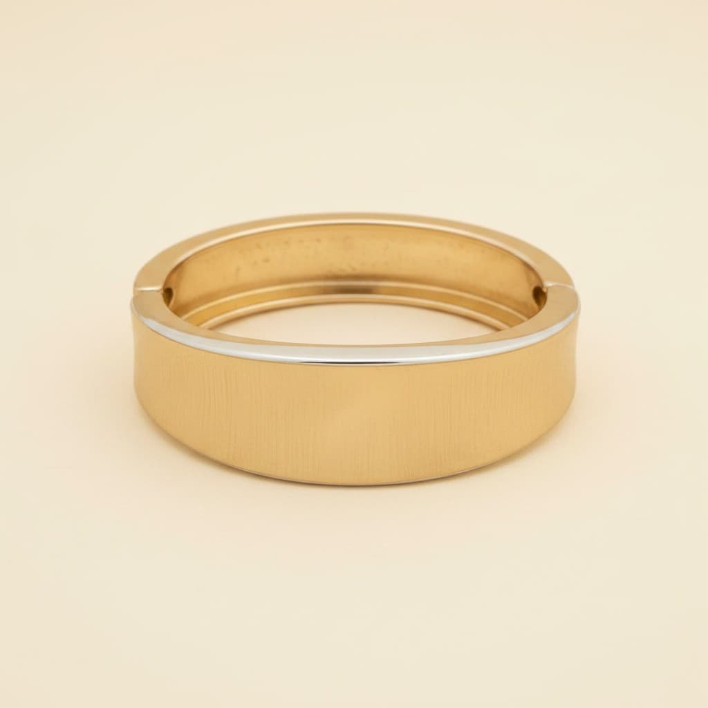Contoured Gleam Bangle