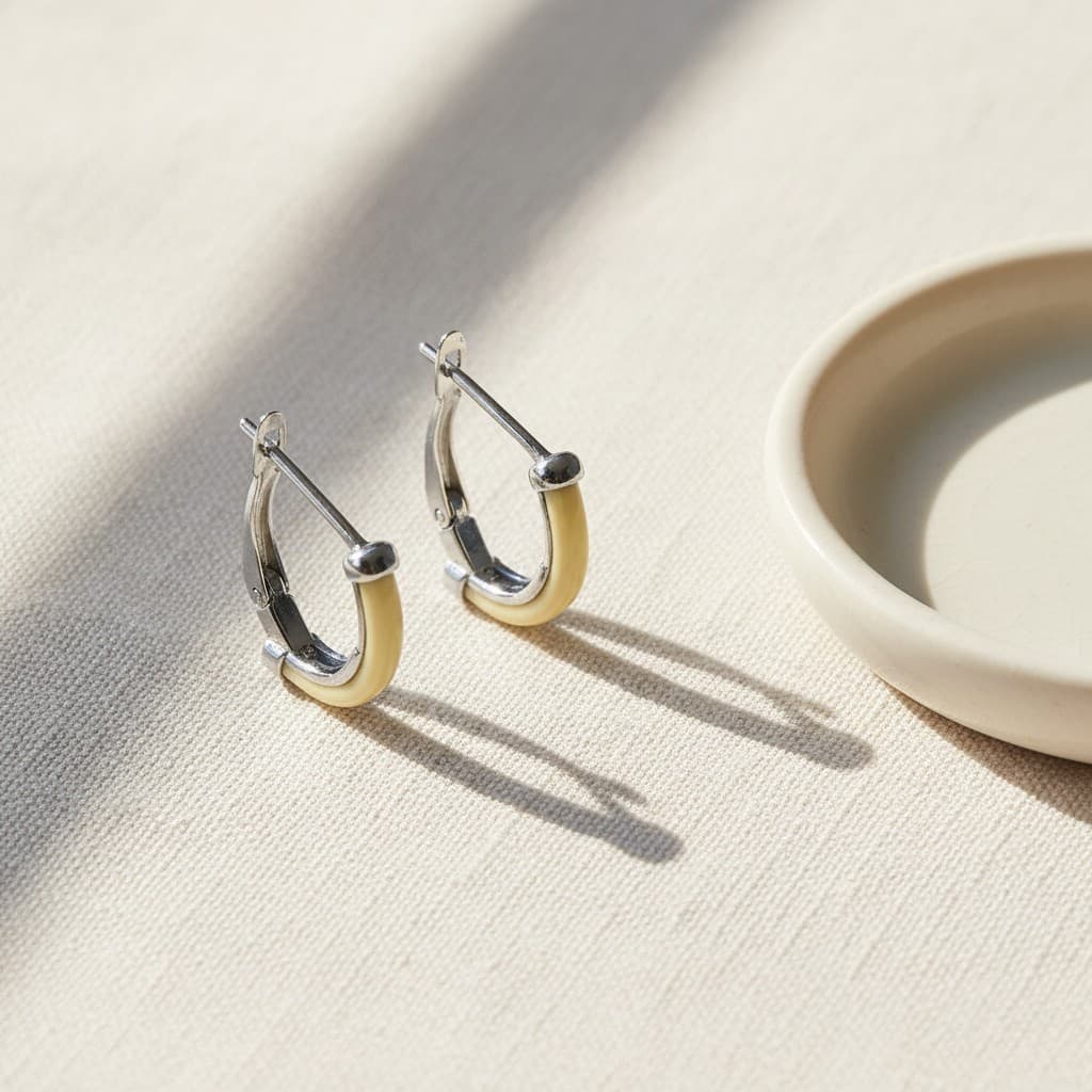 Classic Curve – Chic Anti-Tarnish Hoop Earrings