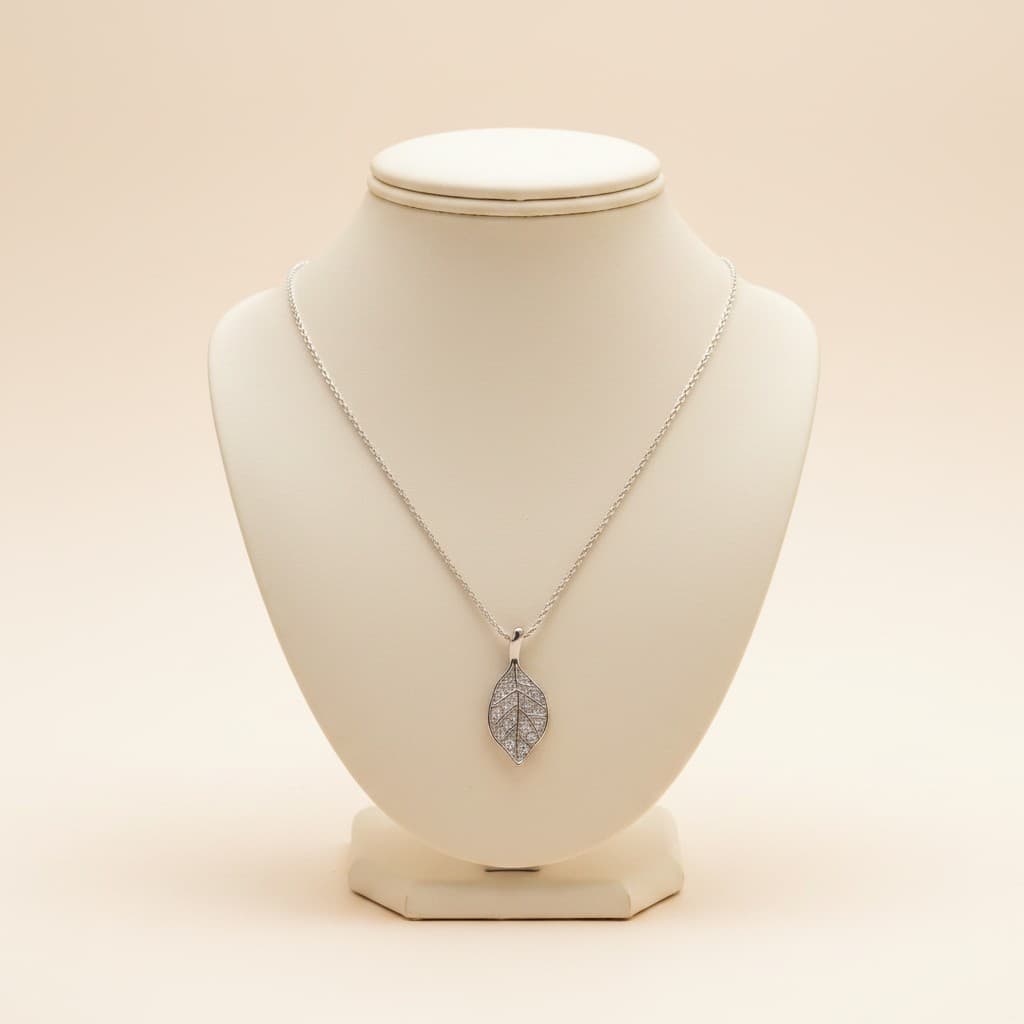 Verdant Leaf Pendant